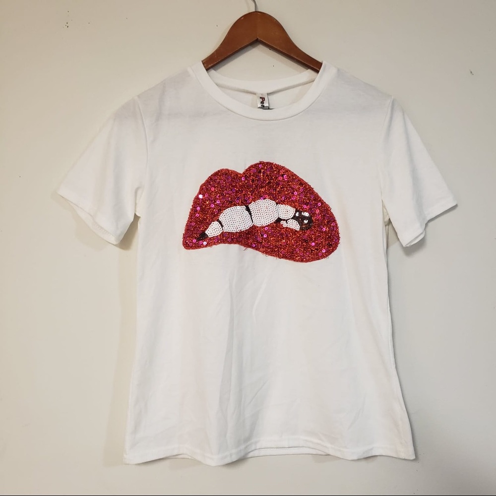 NWT Persun t-shirt with shiny front design